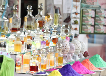 CENÁRIO ATUAL: MERCADO PARA PRODUTOS DE HIGIENE PESSOAL, PERFUMARIA E COSMÉTICOS NOS EMIRADOS ÁRABES