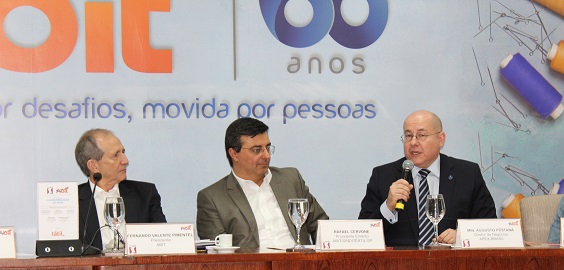 Texbrasil assina 11º convênio com a Apex-Brasil