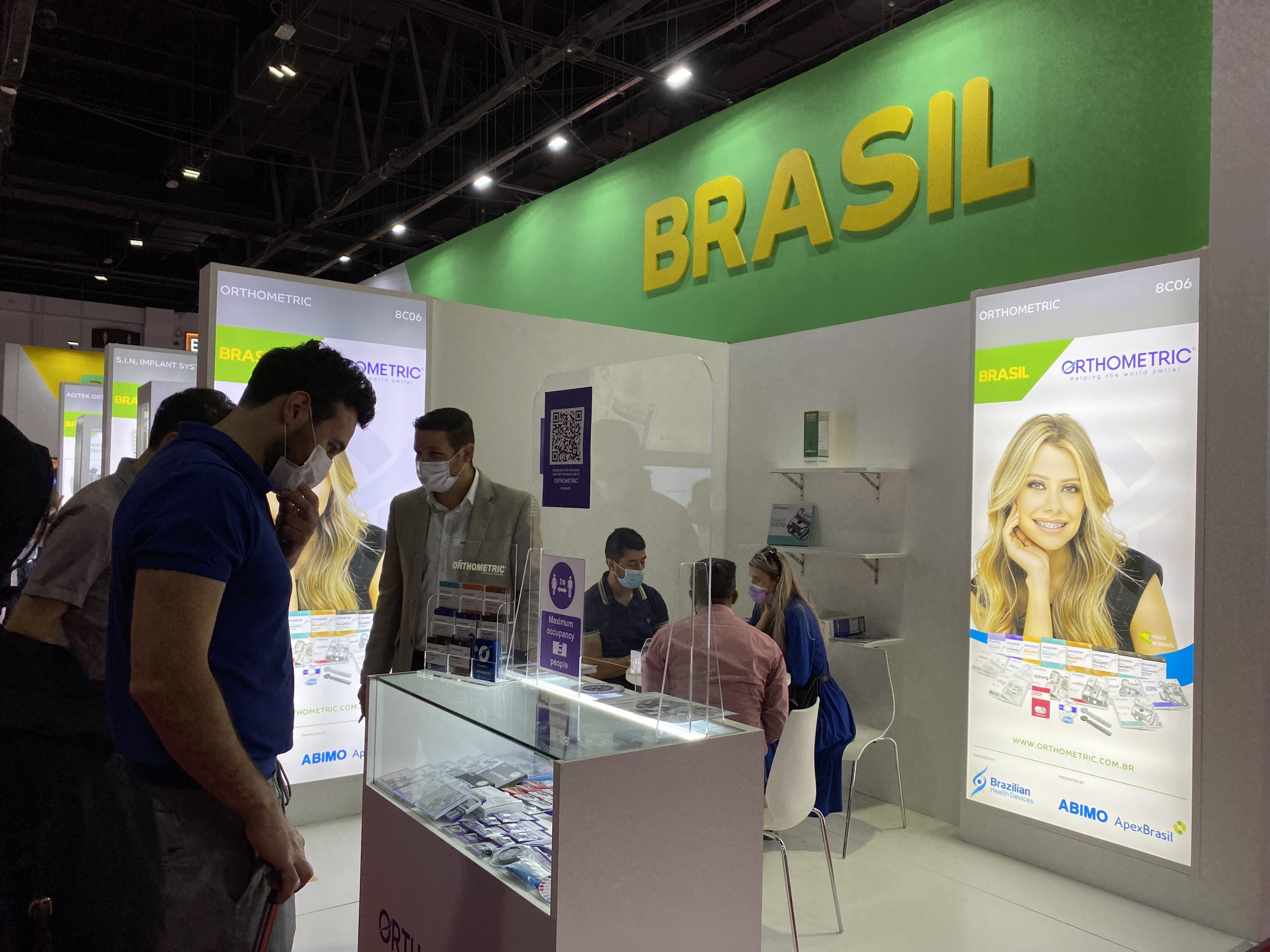 Companhias brasileiras de odontologia negociam cerca de US$ 1 milhão em feira do Oriente Médio e Norte da África
