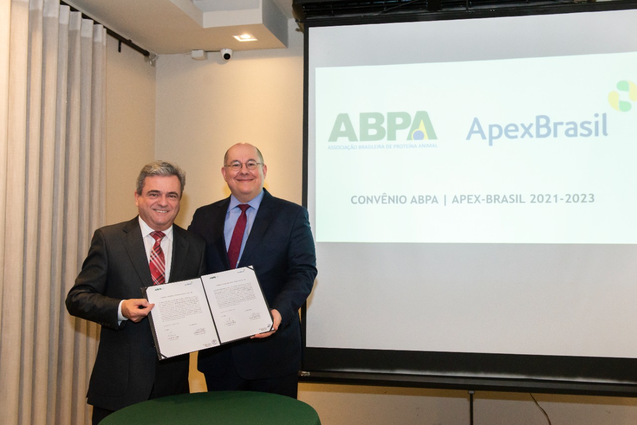 Apex-Brasil e ABPA renovam convênio com projeções de US$ 3,5 bilhões em exportações